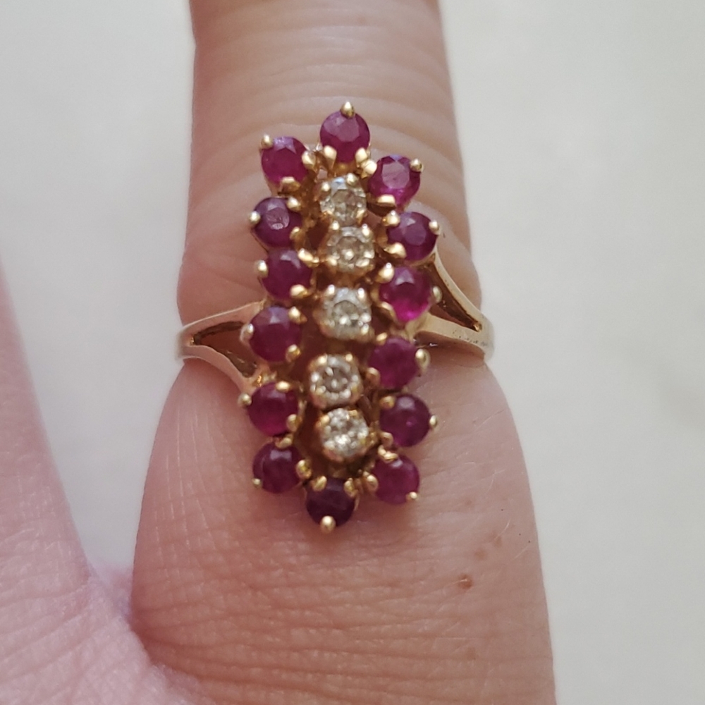 Ruby and diamond ring in 14k gold